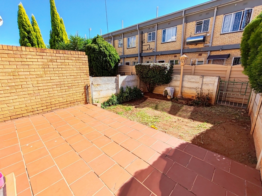 2 Bedroom Property for Sale in Potchefstroom North West